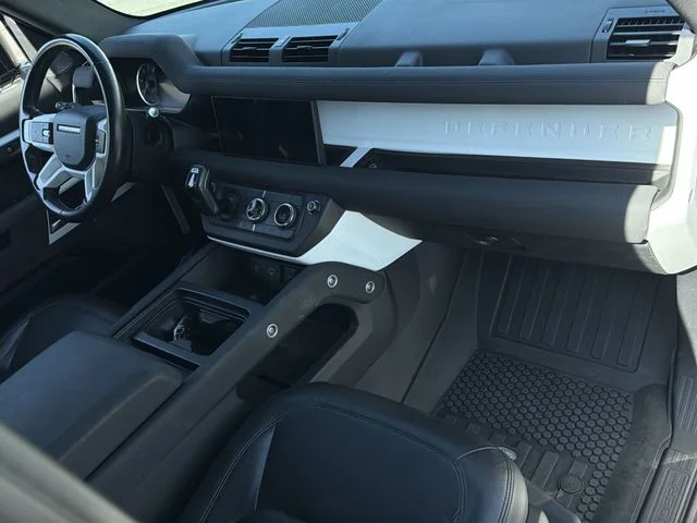 Used 2023 White Land Rover S image 34