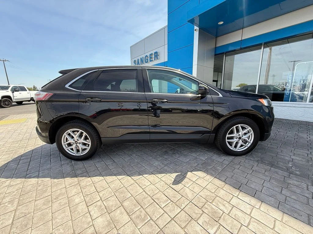 Used 2024 Black Ford SEL image 14