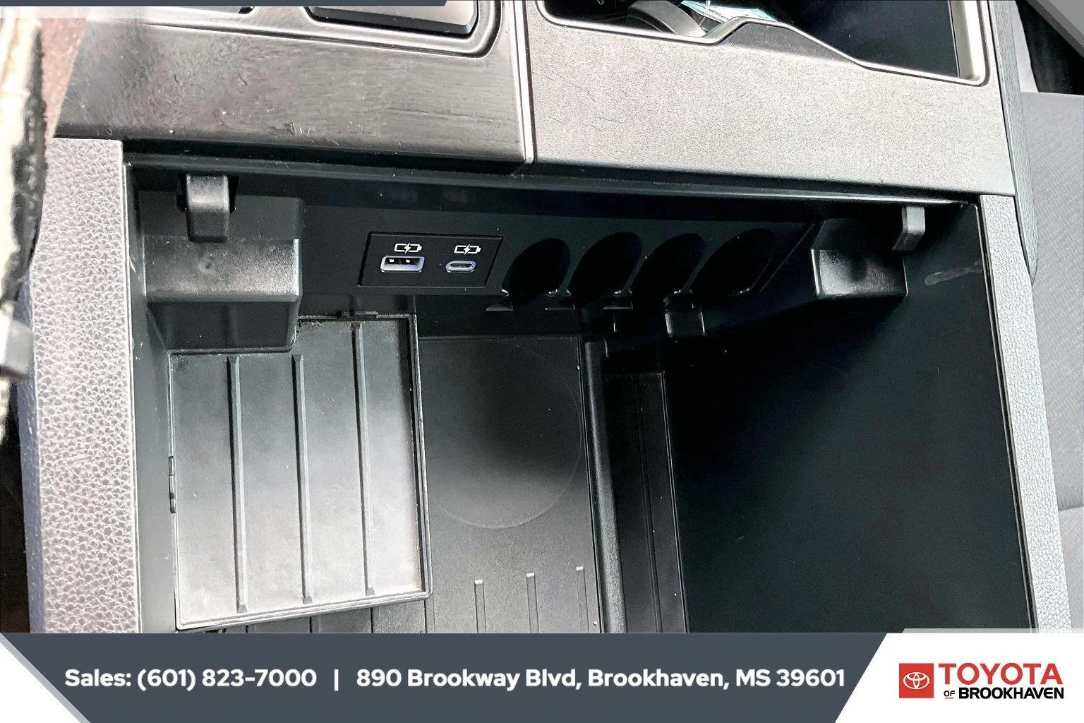 Used 2023 Ice Cap Toyota SR5 image 23