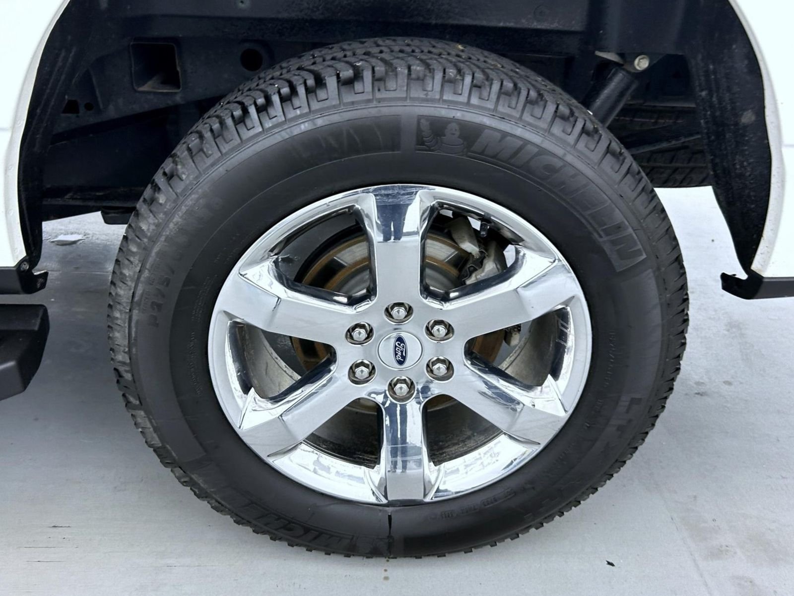 Used 2021 White Ford Lariat image 23