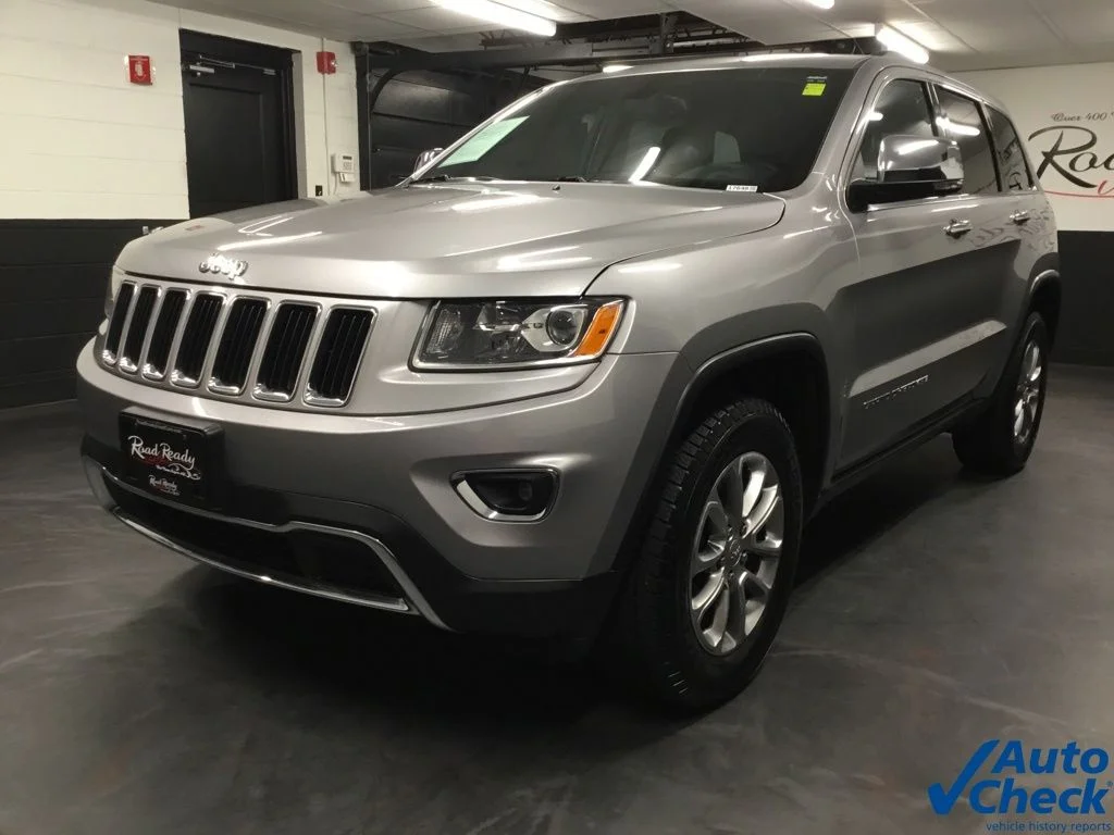 Used 2016 Silver Jeep Limited image 5