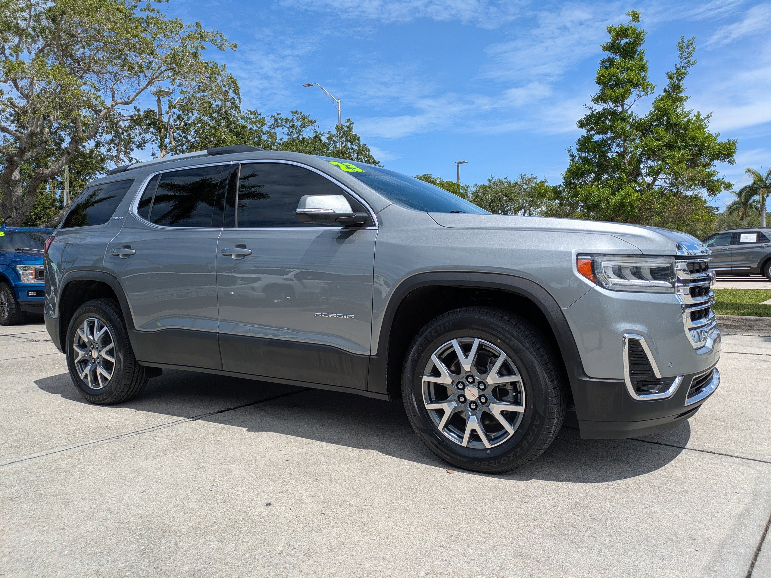 2023 GMC Acadia SLT FWD's photo