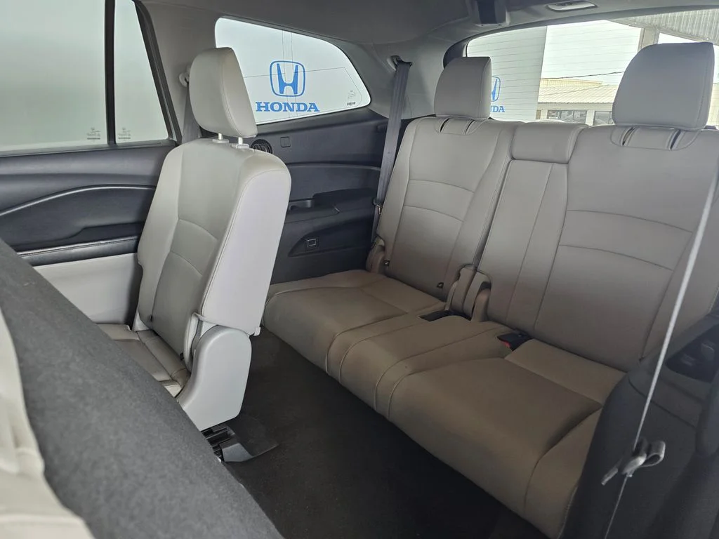 Used 2016 Silver Honda EX-L image 34
