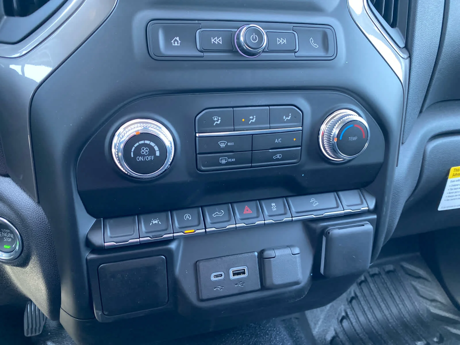 New 2026 Onyx Black GMC Pro image 18