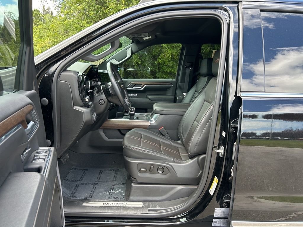 Used 2023 Black Chevrolet High Country image 15
