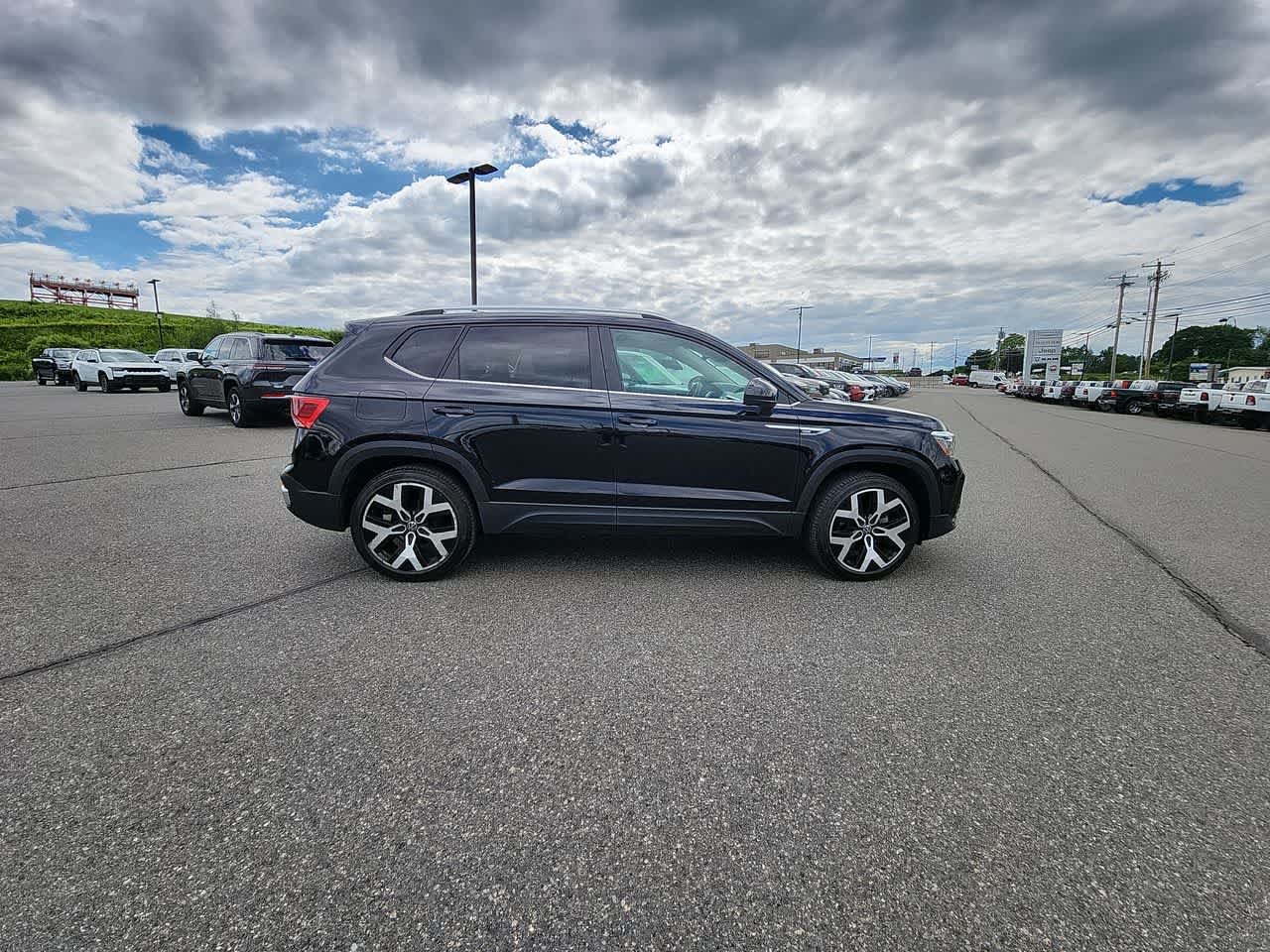 Used 2023 Deep Black Pearl Volkswagen SEL image 9