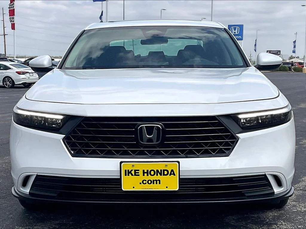 Certified Used 2024 Platinum White Pearl Honda EX image 5