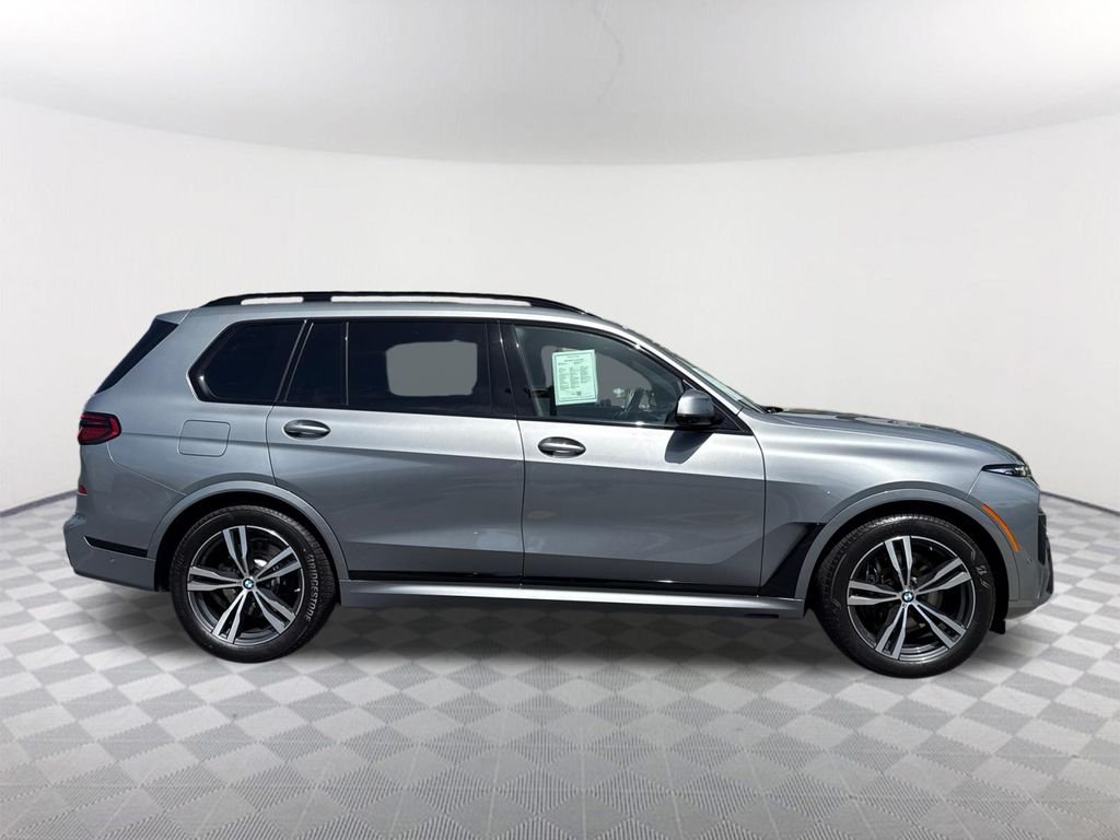 Used 2024 Gray BMW xDrive40i image 3