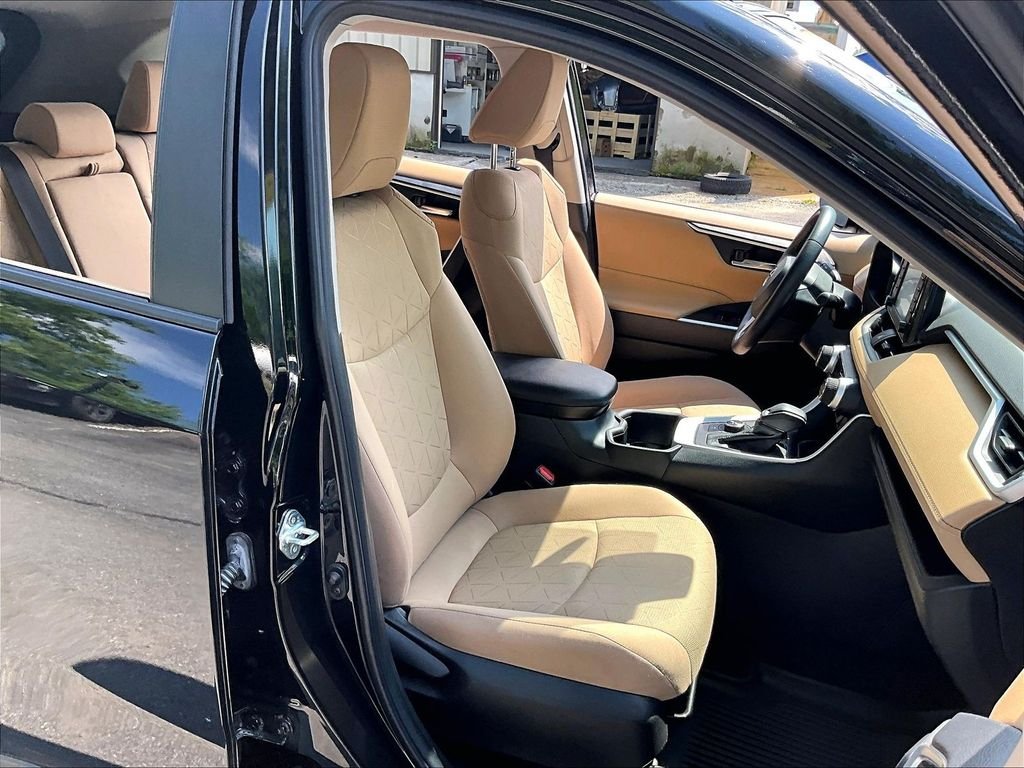 Used 2022 Midnight Black Metallic Toyota XLE image 11