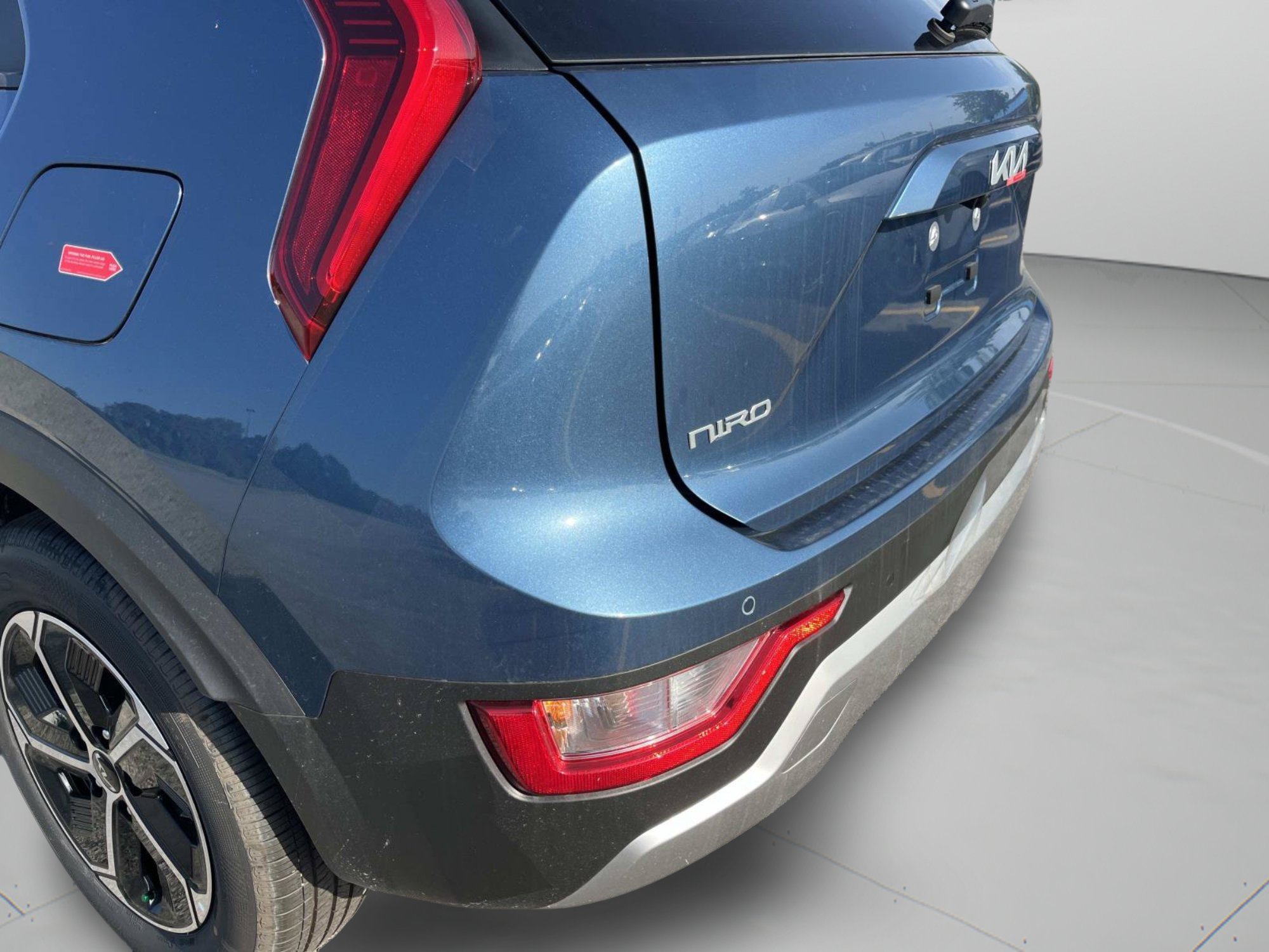 New 2026 Mineral Blue Kia EX image 10