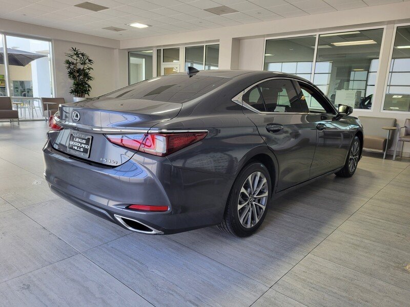 2025 Lexus ES 350 - Photo 8