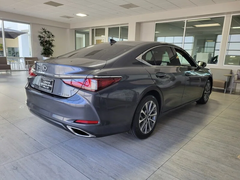 2025 Lexus ES 350 - Photo 8