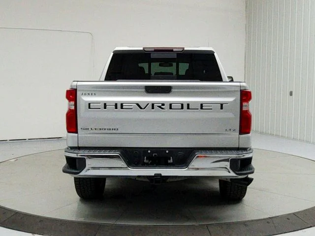 Used 2019 Silver Chevrolet LTZ image 7