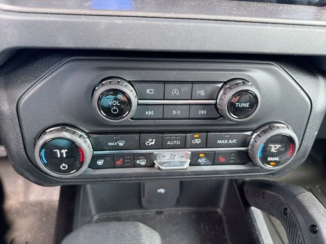 Used 2026 Blue Ford Badlands image 22