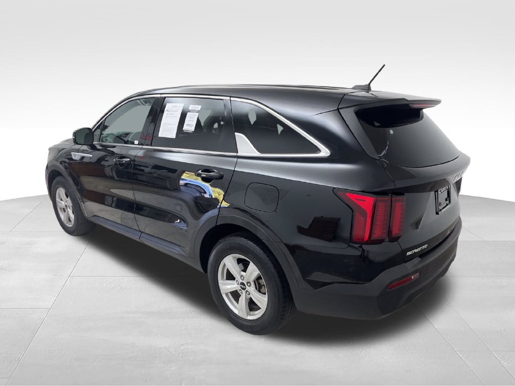 Used 2023 Black Kia LX image 3