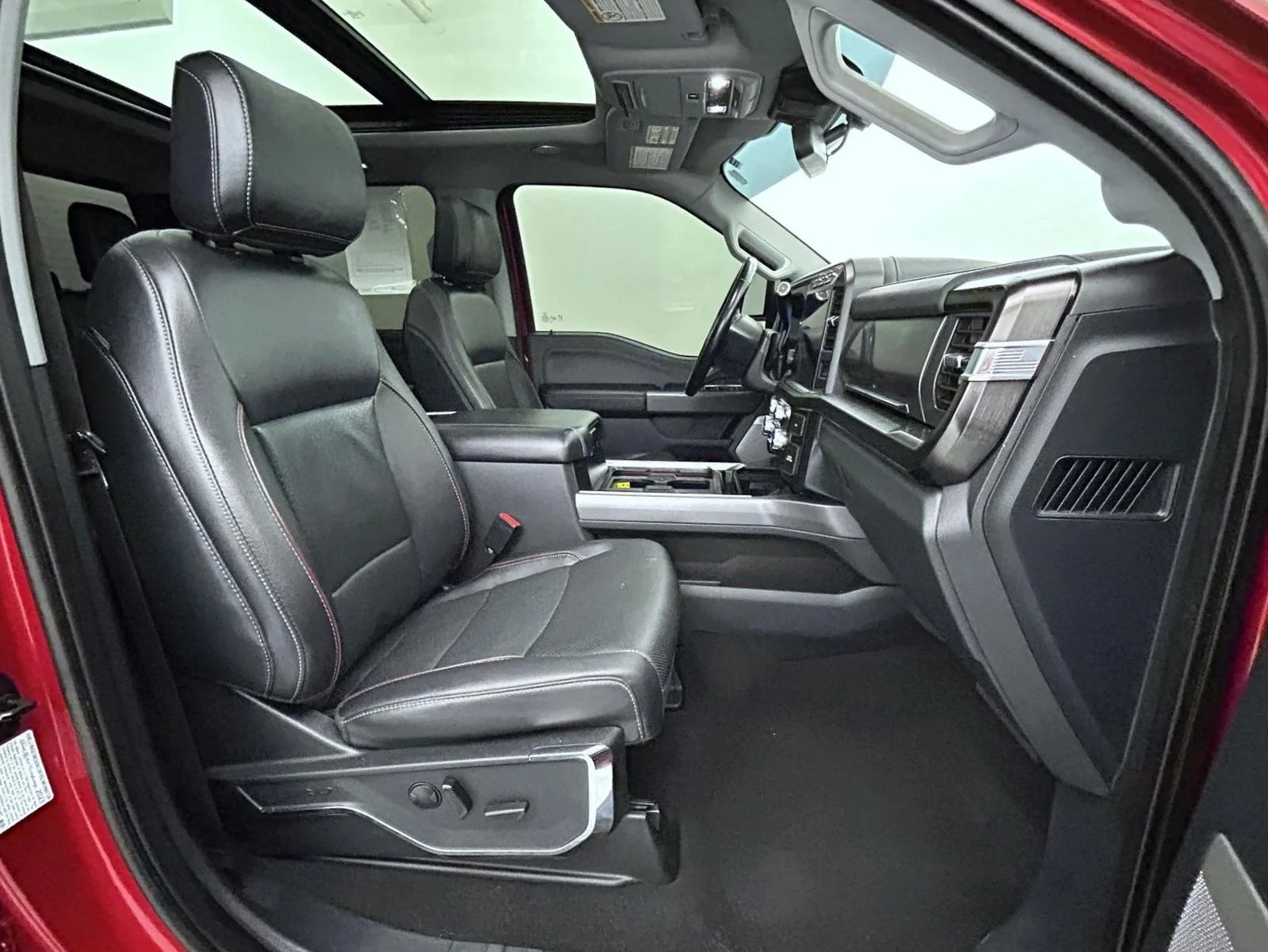 Used 2023 Red Ford Lariat image 16