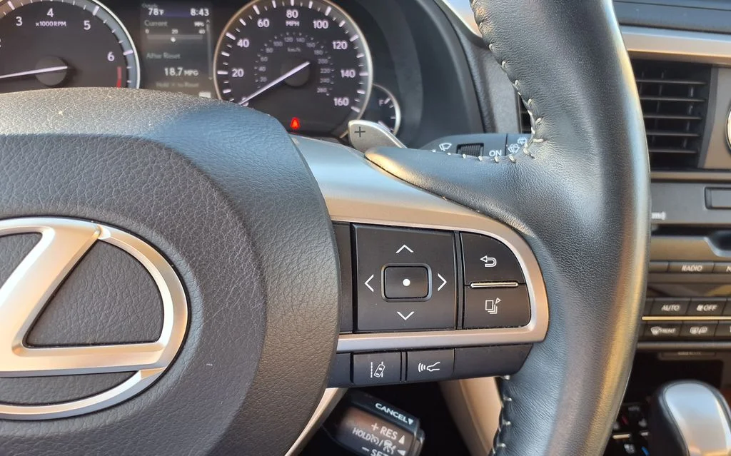 Used 2021 White Lexus 350 image 23