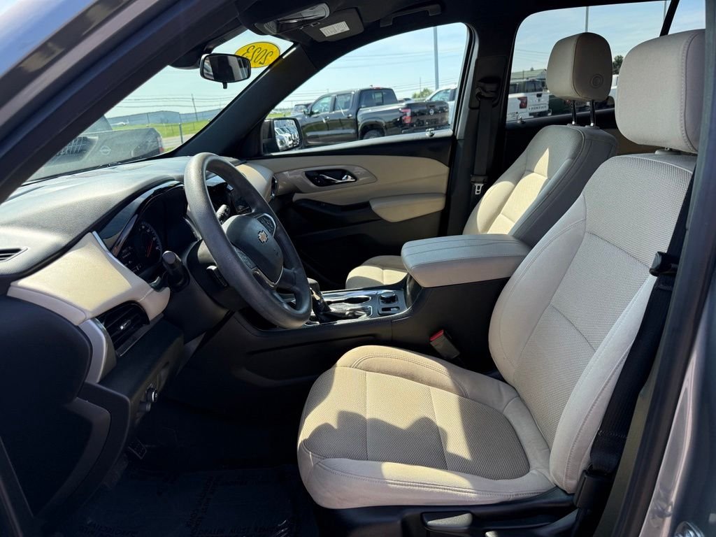 Used 2023 Gray Chevrolet LS image 4