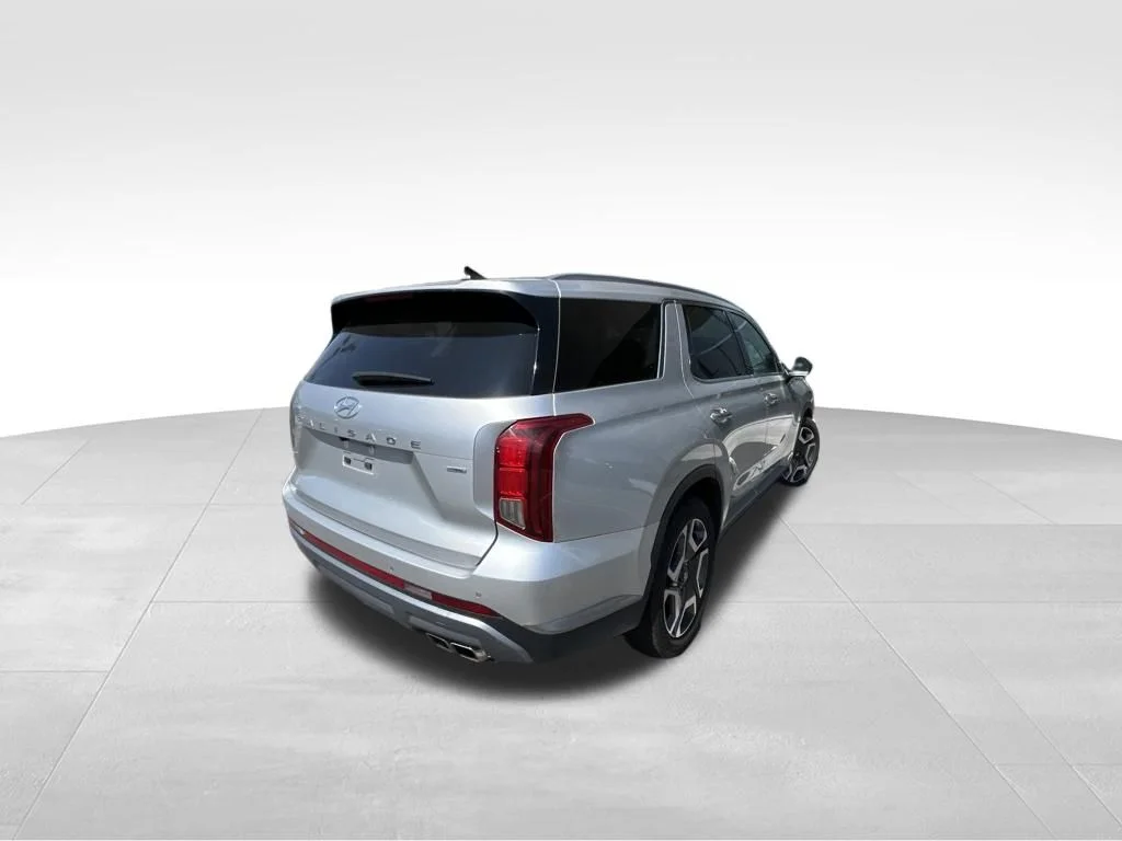 Used 2024 Silver Hyundai SEL image 21