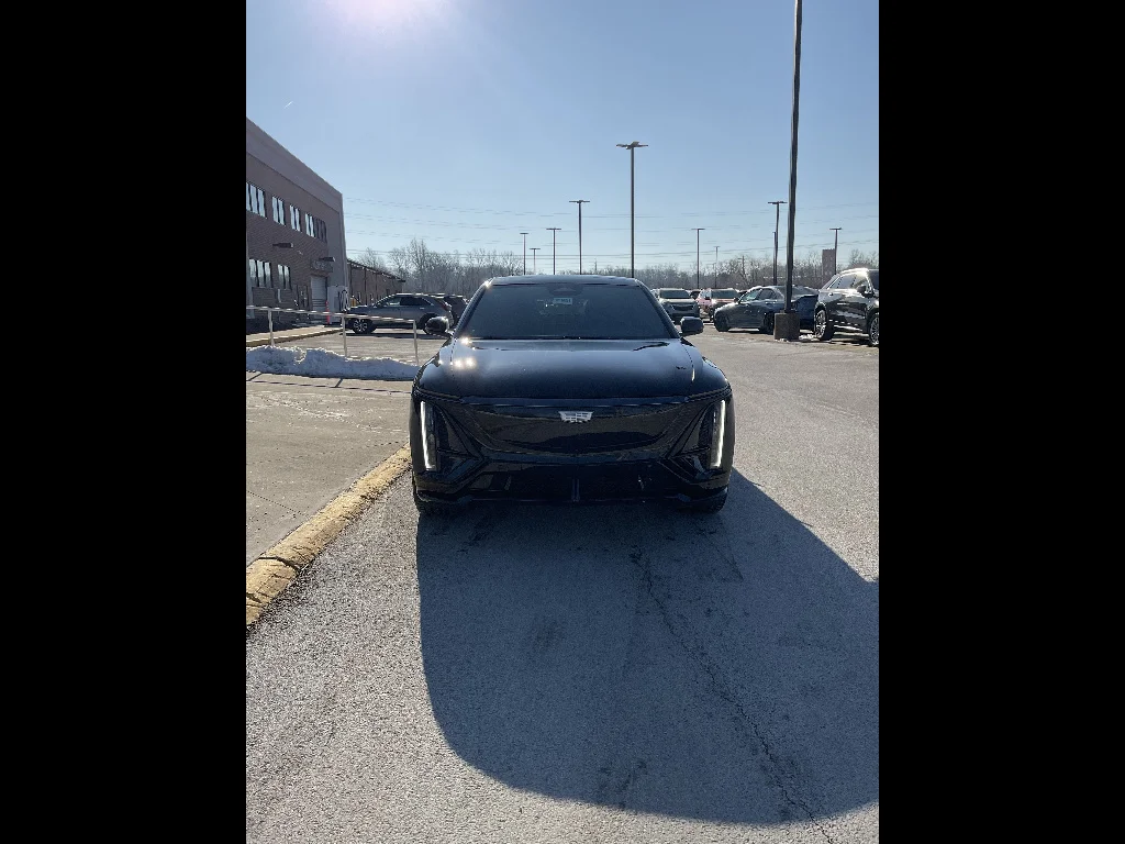 2026 Cadillac LYRIQ V Premium - Photo 9
