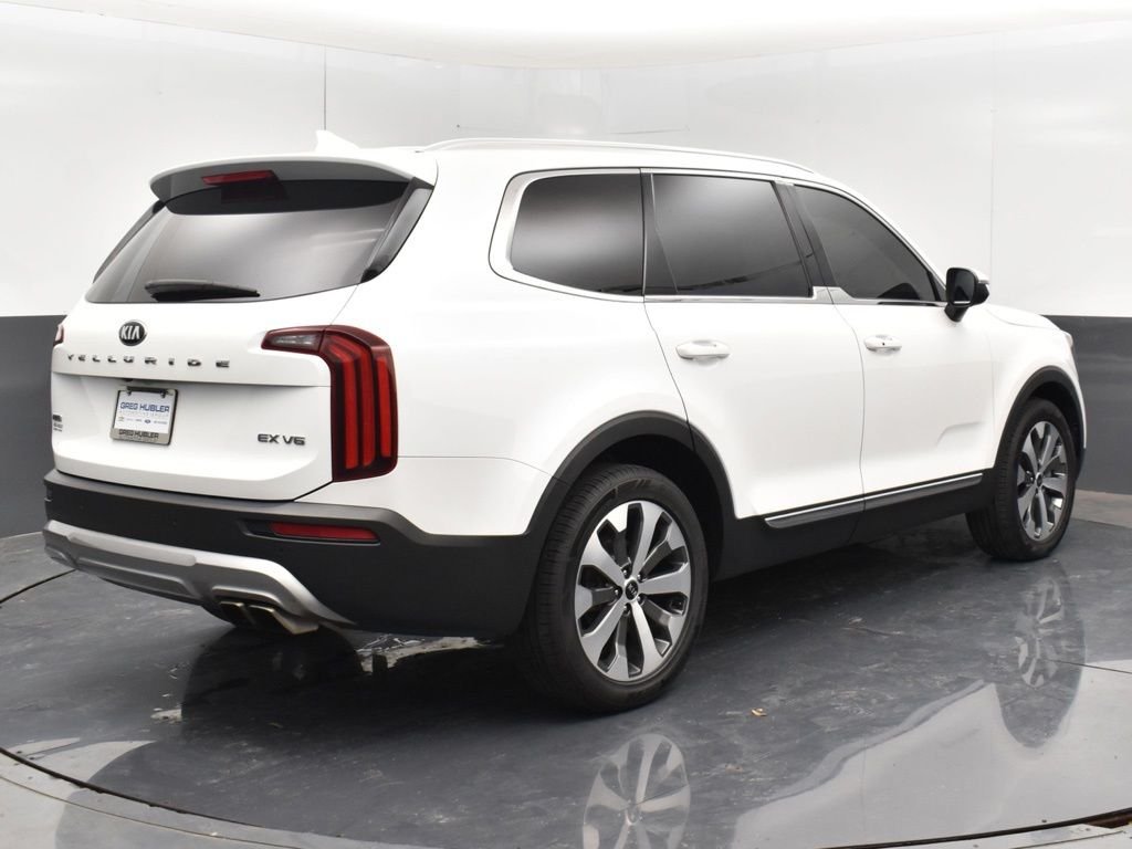 Used 2021 White Kia EX image 19