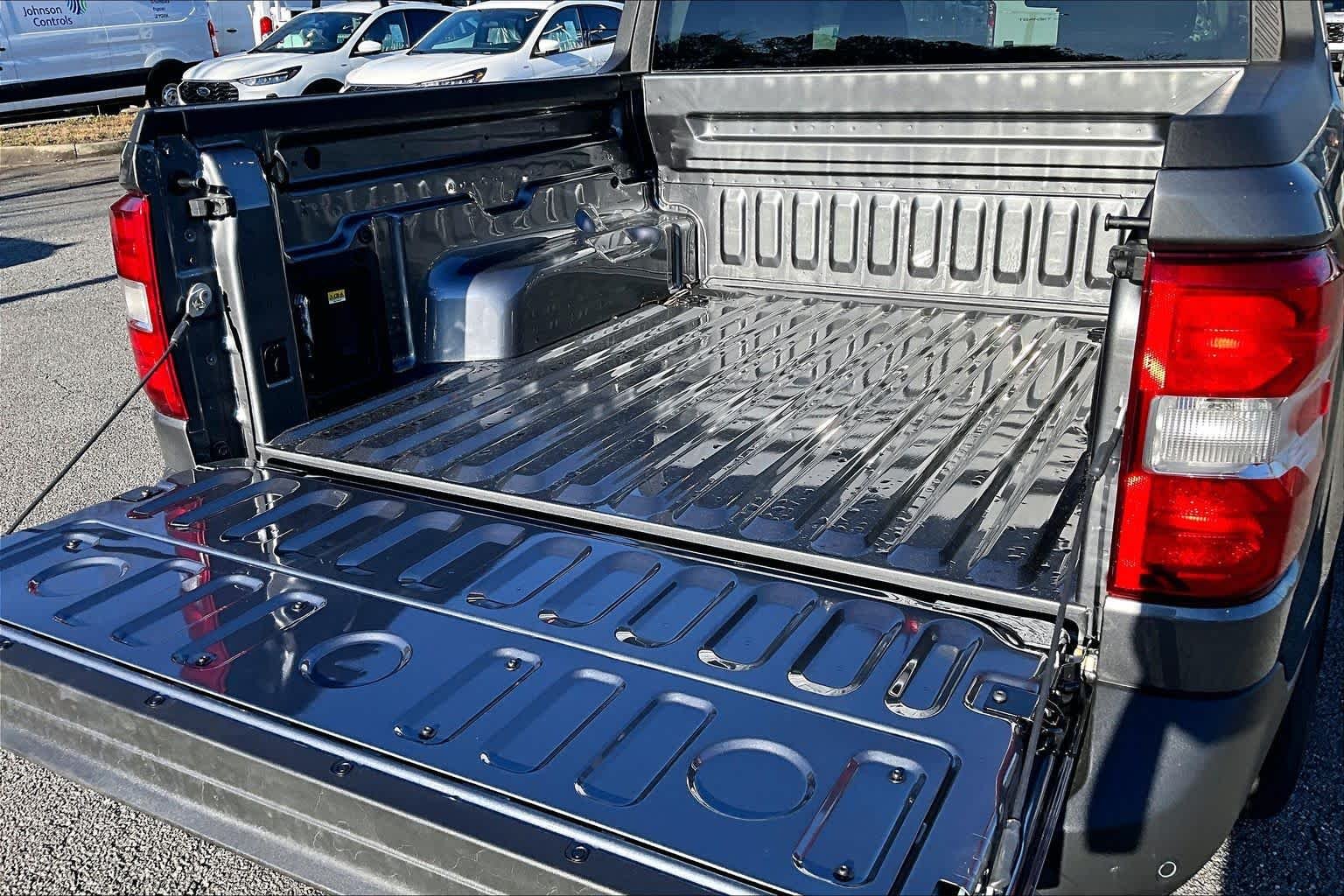 New 2026 Carbonized Gray Metallic Ford XLT image 18