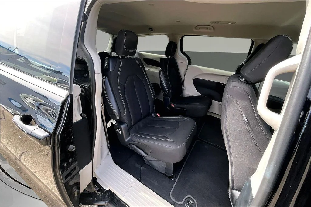 Certified Used 2024 Black Chrysler LX image 28