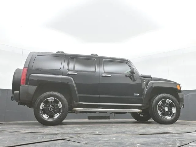Used 2008 Black Hummer Luxury image 42