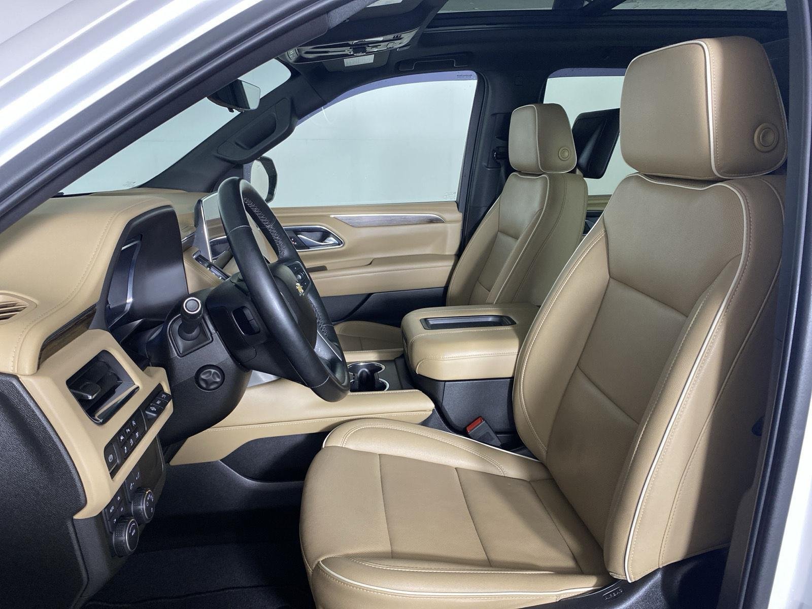 Used 2023 Iridescent Pearl Tricoat Chevrolet Premier image 10