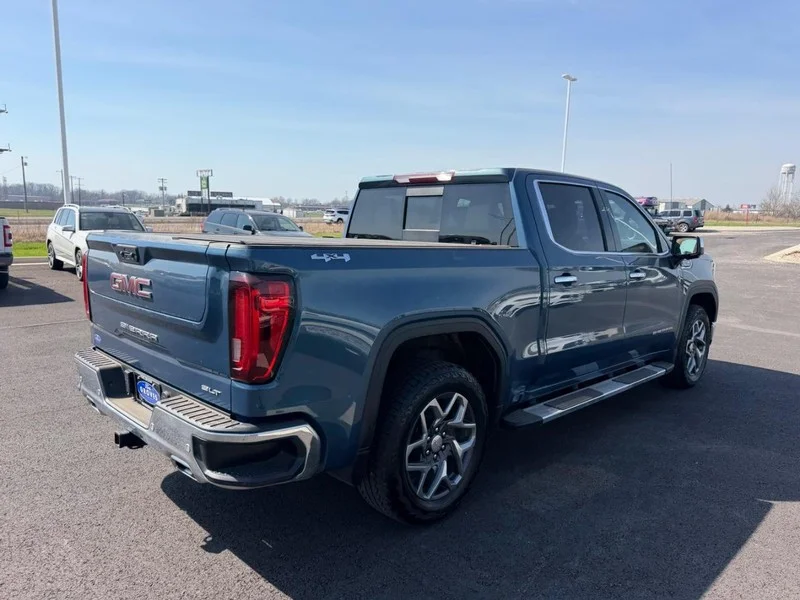 Certified Used 2024 Metallic GMC SLT image 5