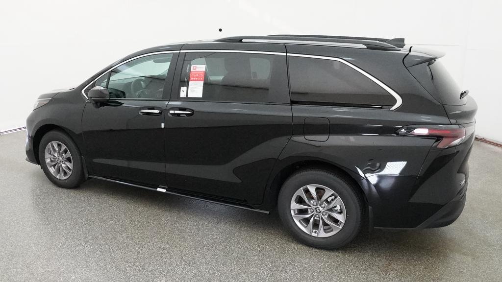 Certified Used 2026 Midnight Black Met Toyota XLE image 32