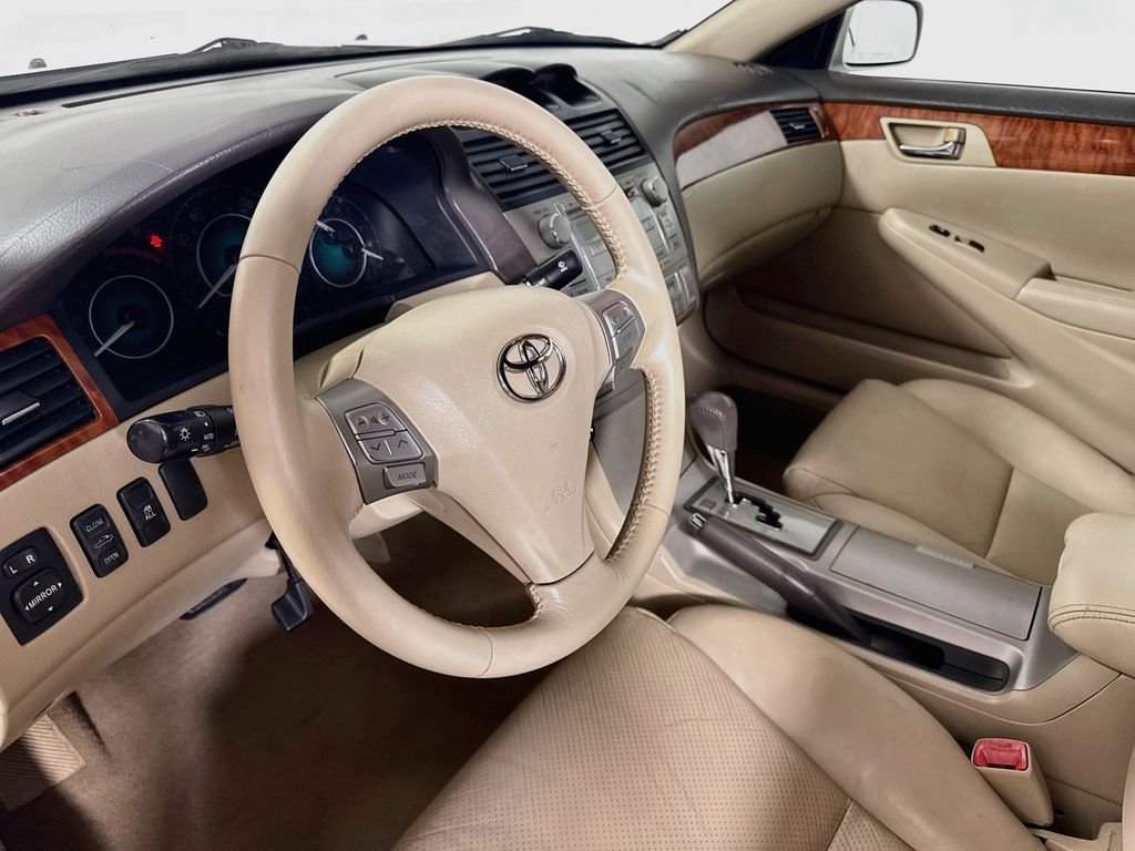 Used 2008 White Pearl Toyota SLE image 9