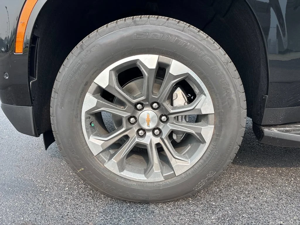 New 2026 Black Chevrolet LT image 30
