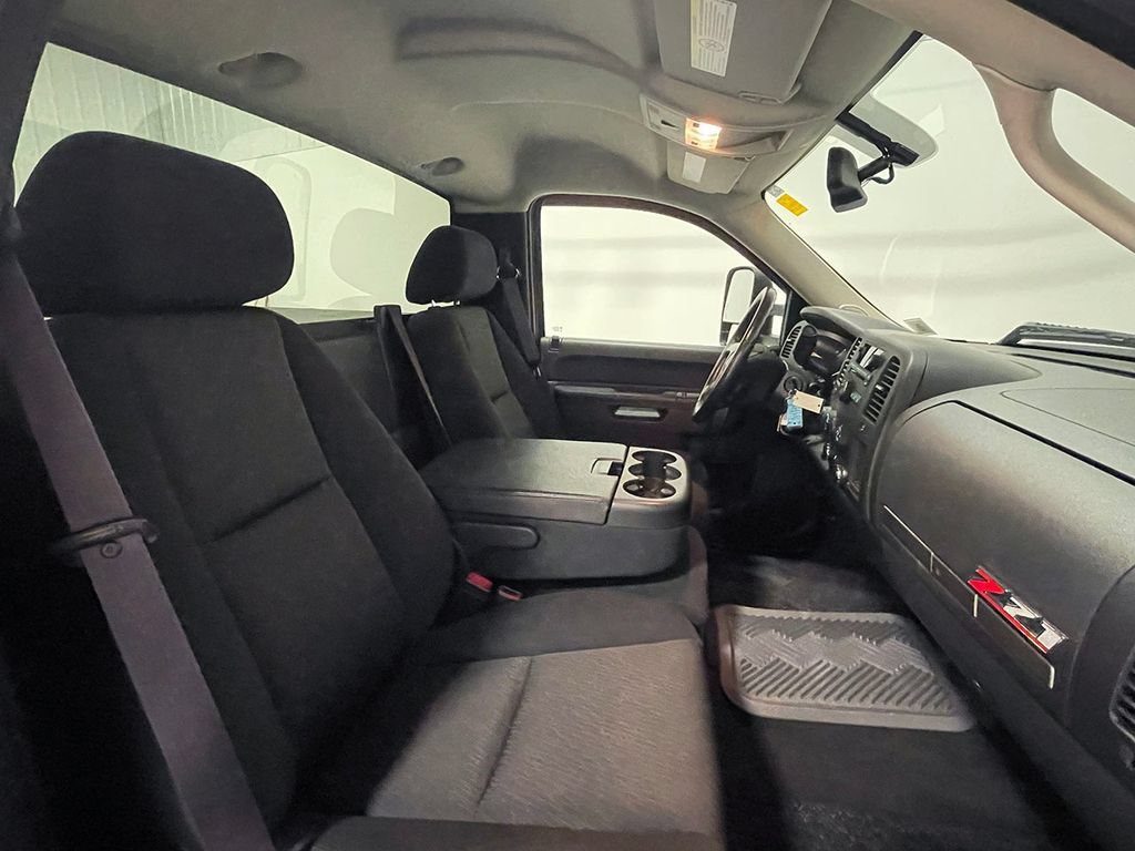 Used 2011 FIRE RED GMC SLE image 42