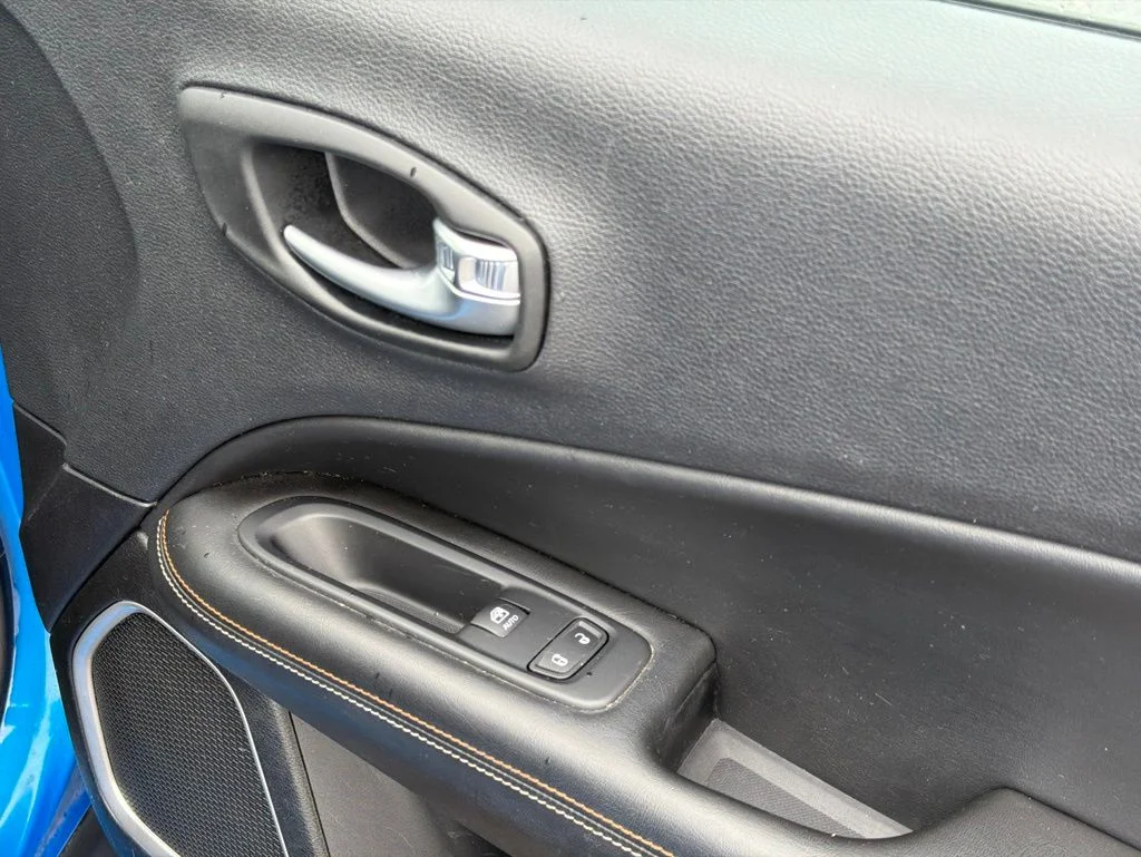 Certified Used 2018 Blue Jeep Latitude image 20