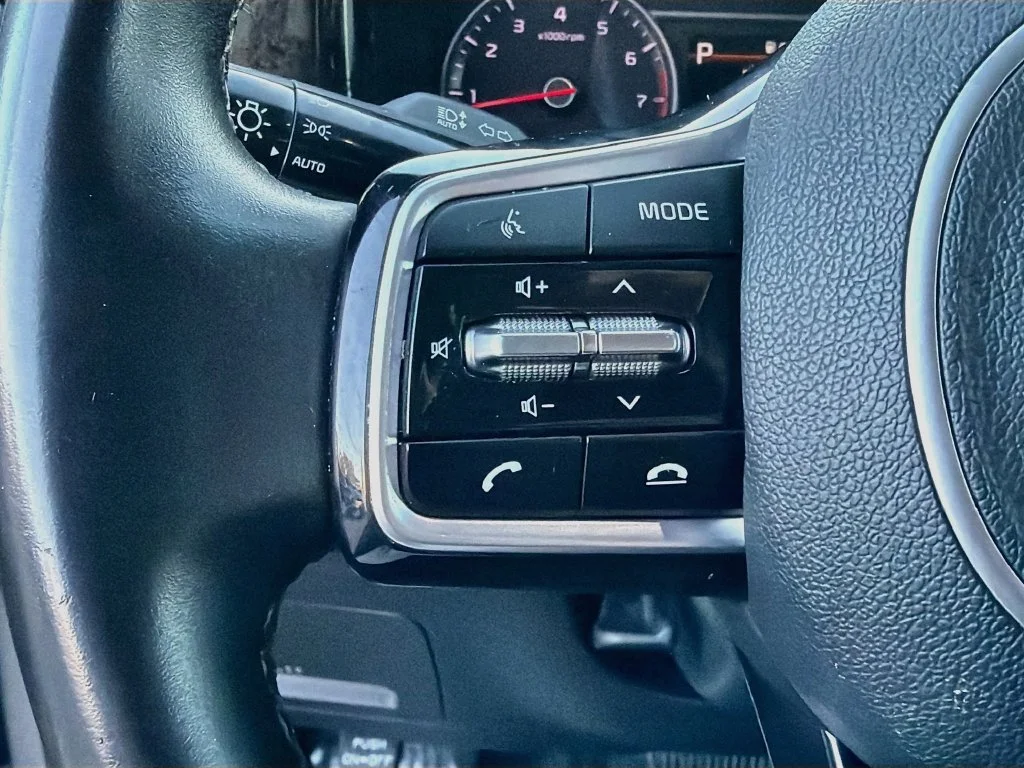 Used 2021 Silver Kia S image 37
