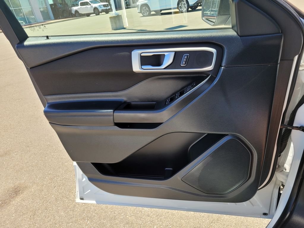 Certified Used 2020 Oxford White Ford XLT image 27