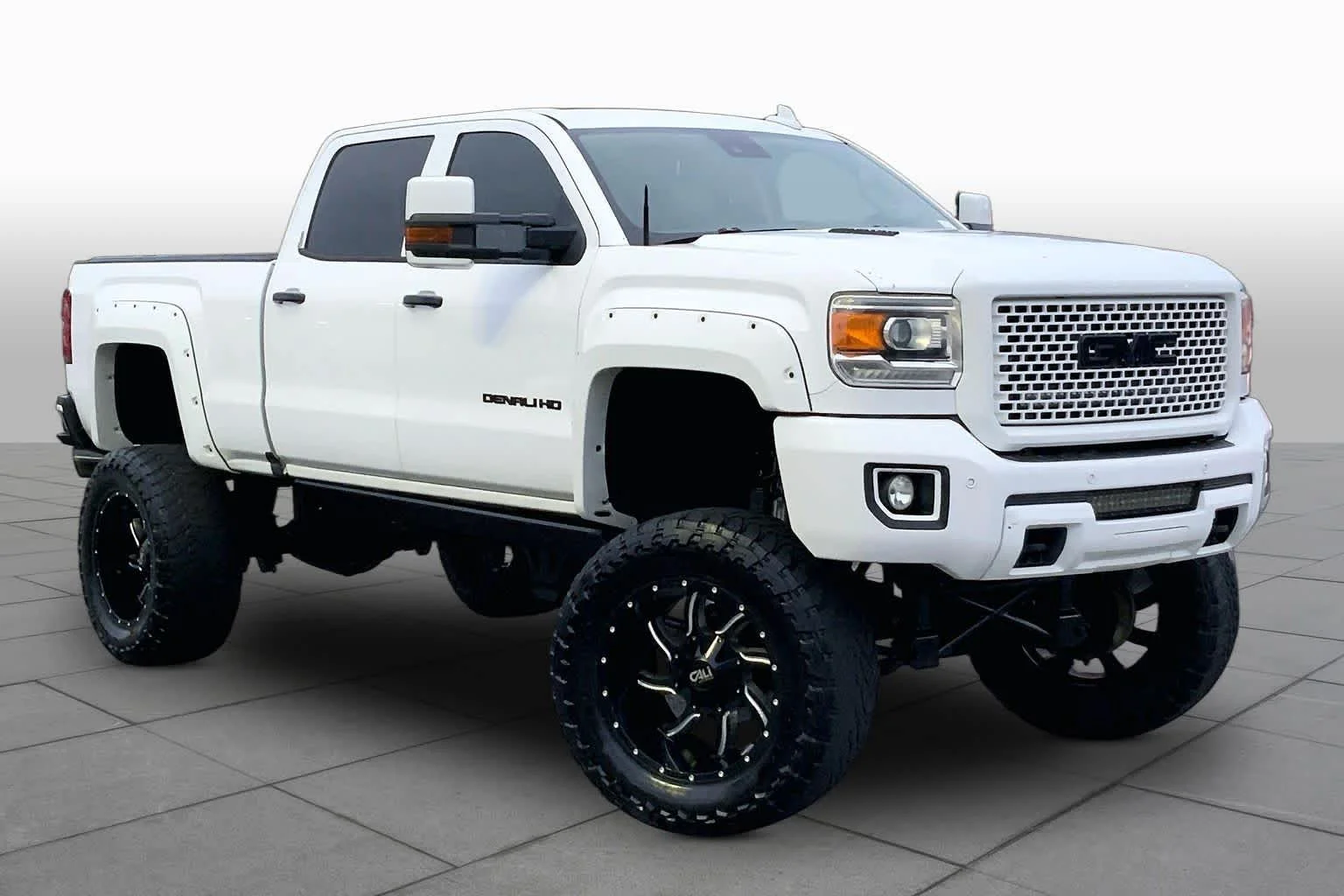 Used 2016 Summit White GMC Denali image 3