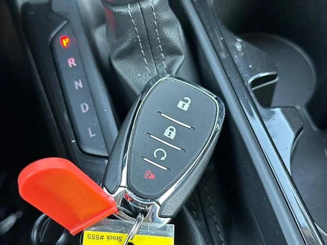 Used 2025 Gray Chevrolet LT image 28