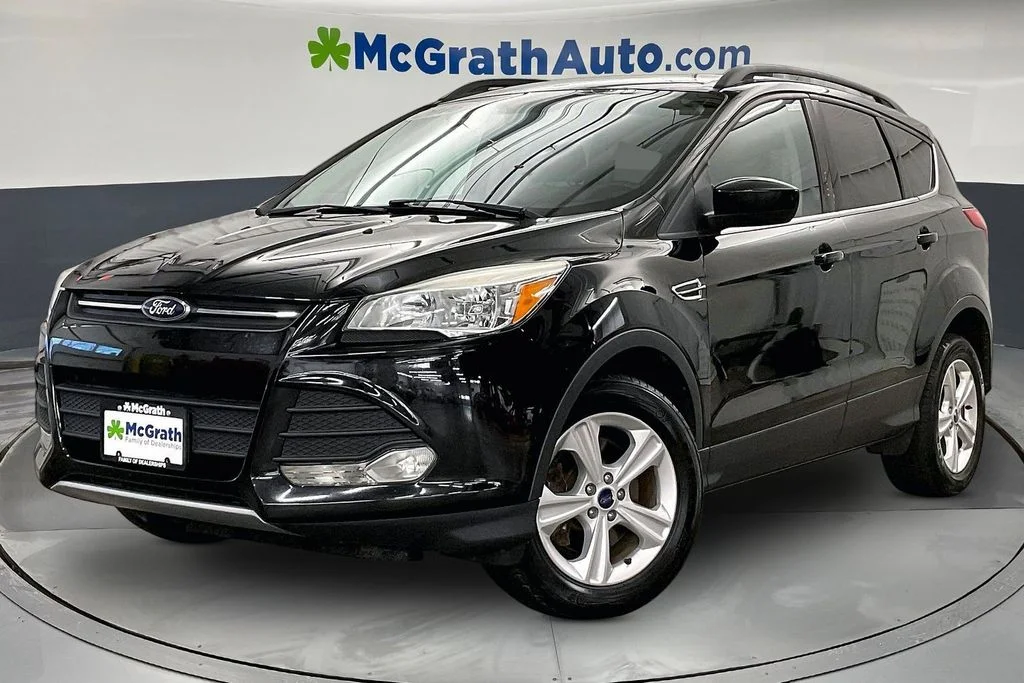 Used 2016 Ford Escape SE with VIN 1FMCU9GX9GUC75633 for sale in Iowa City, IA