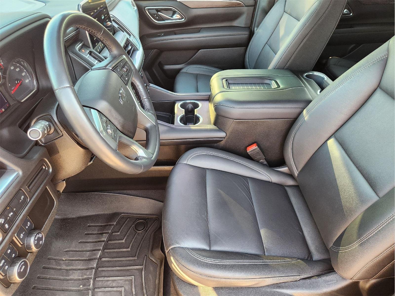 2021 Chevrolet Suburban photo 13 of 34