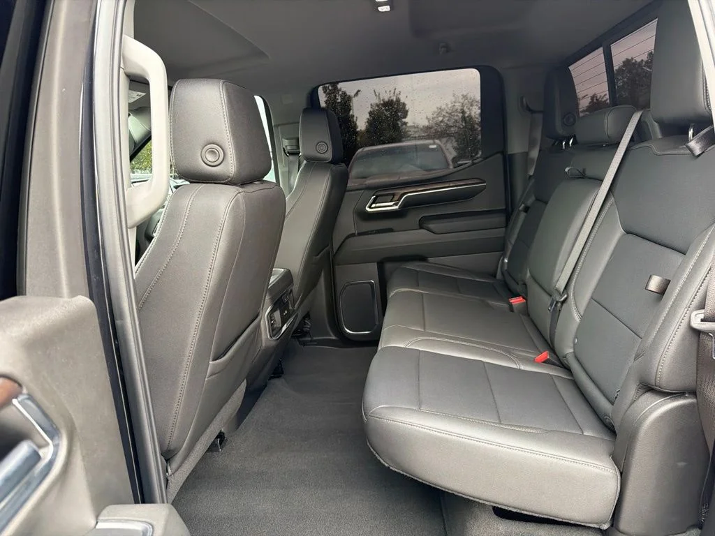 Used 2024 Silver GMC SLT image 18