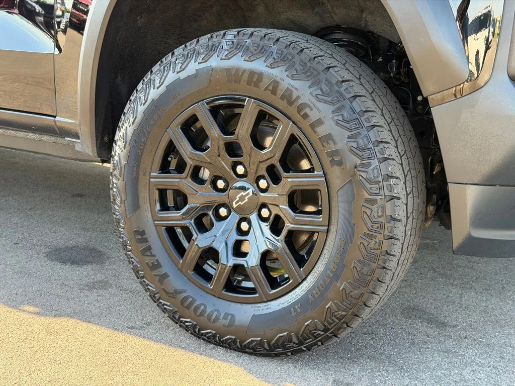 Used 2024 Black Chevrolet Trail Boss image 25
