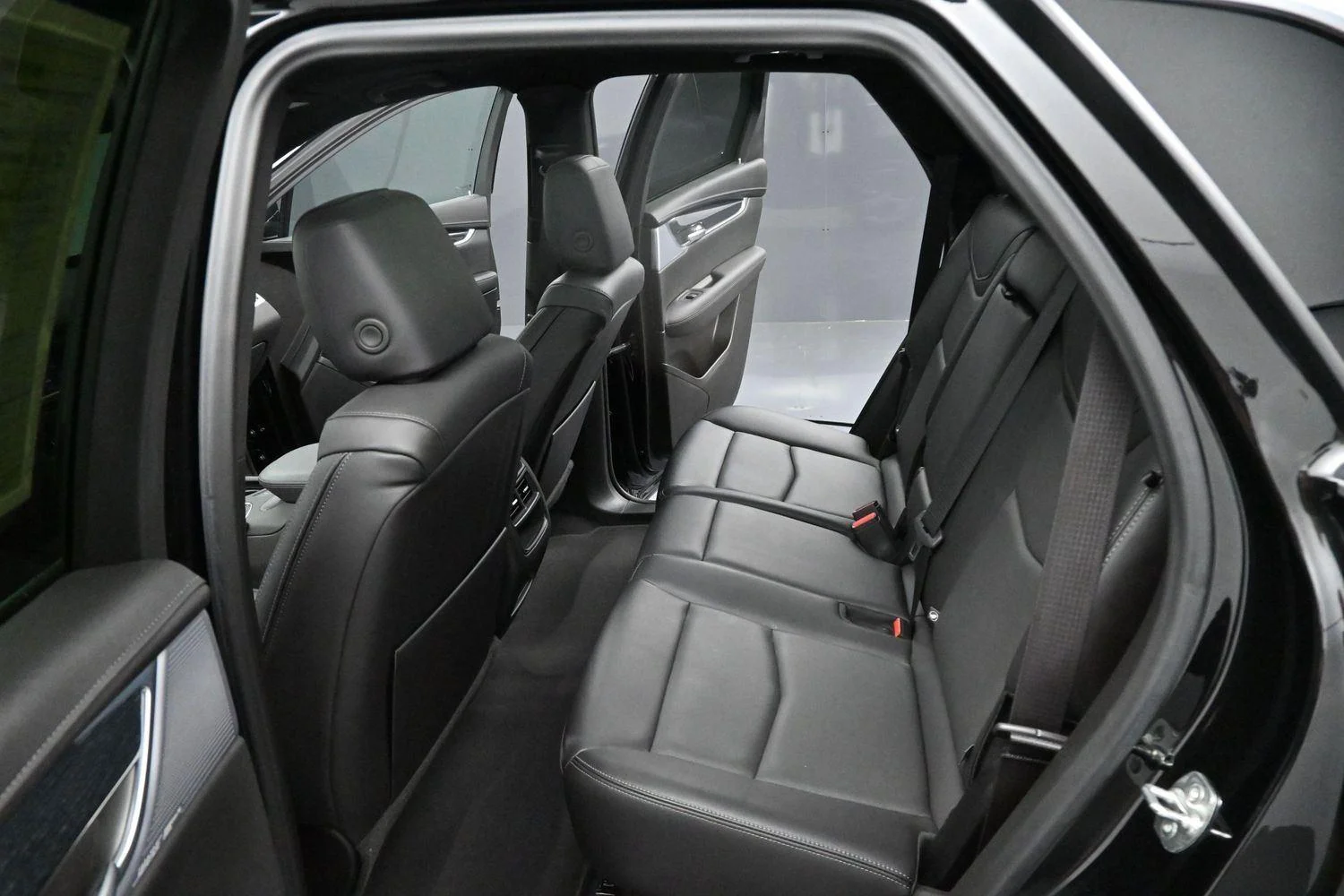 Used 2025 Stellar Black Metallic Cadillac Premium Luxury image 34