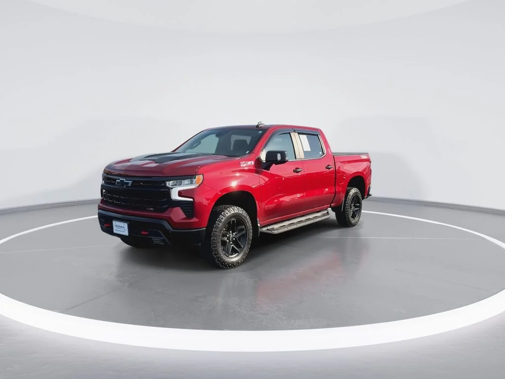 Used 2022 Red Chevrolet LT Trail Boss image 4
