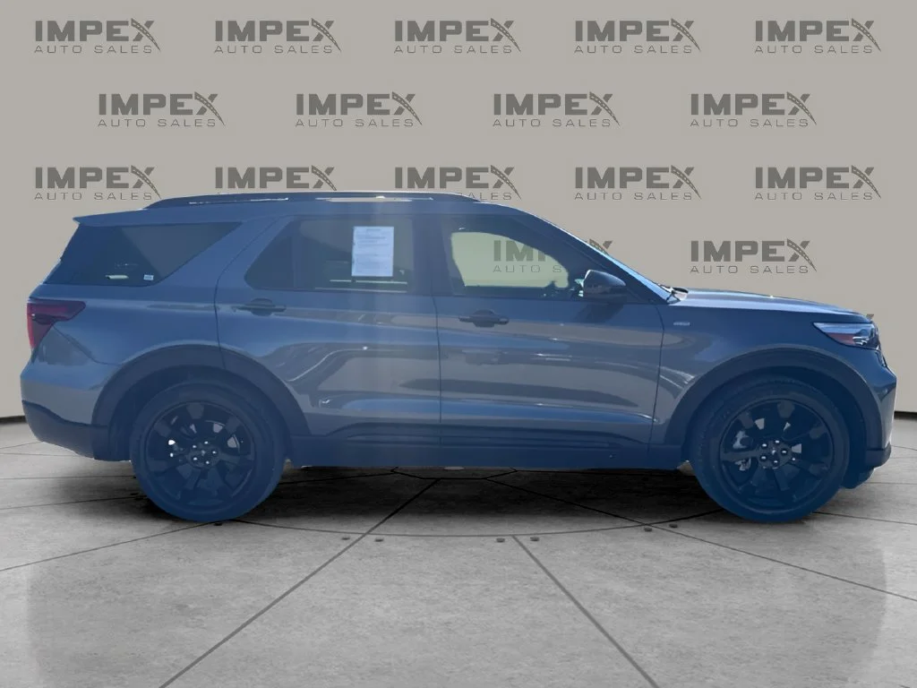 Used 2023 Gray Ford ST-Line image 6