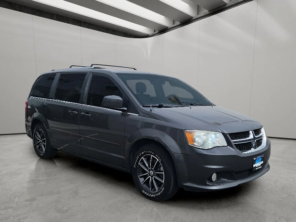 Used 2017 Granite Pearlcoat Dodge SXT image 7