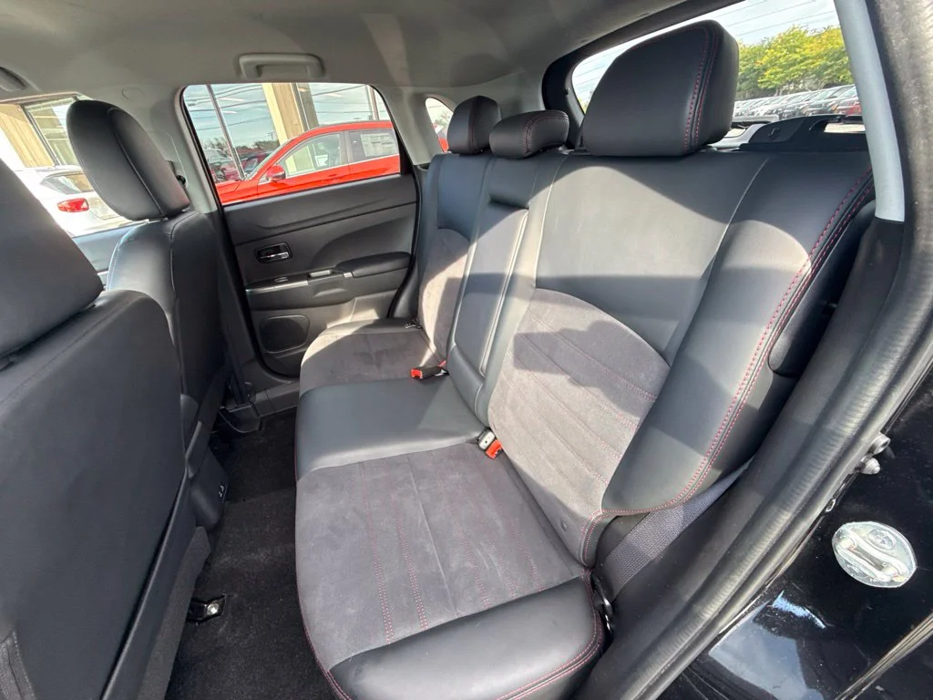 Used 2024 Silver Mitsubishi 2.0 SE image 27