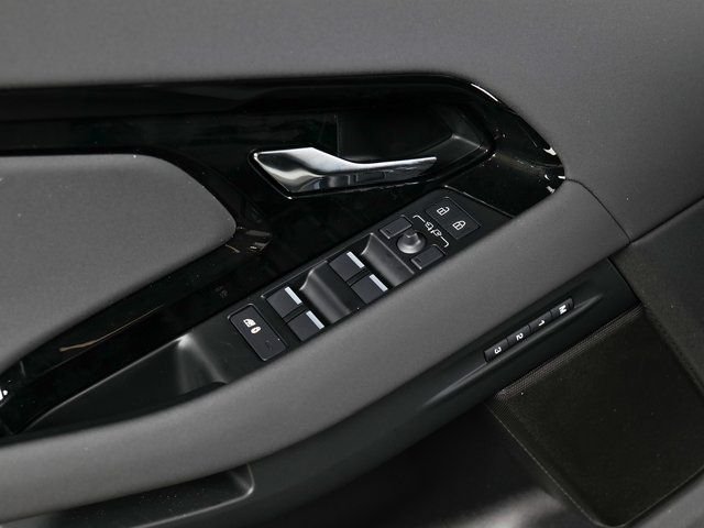 New 2026 Fuji White Land Rover S image 27