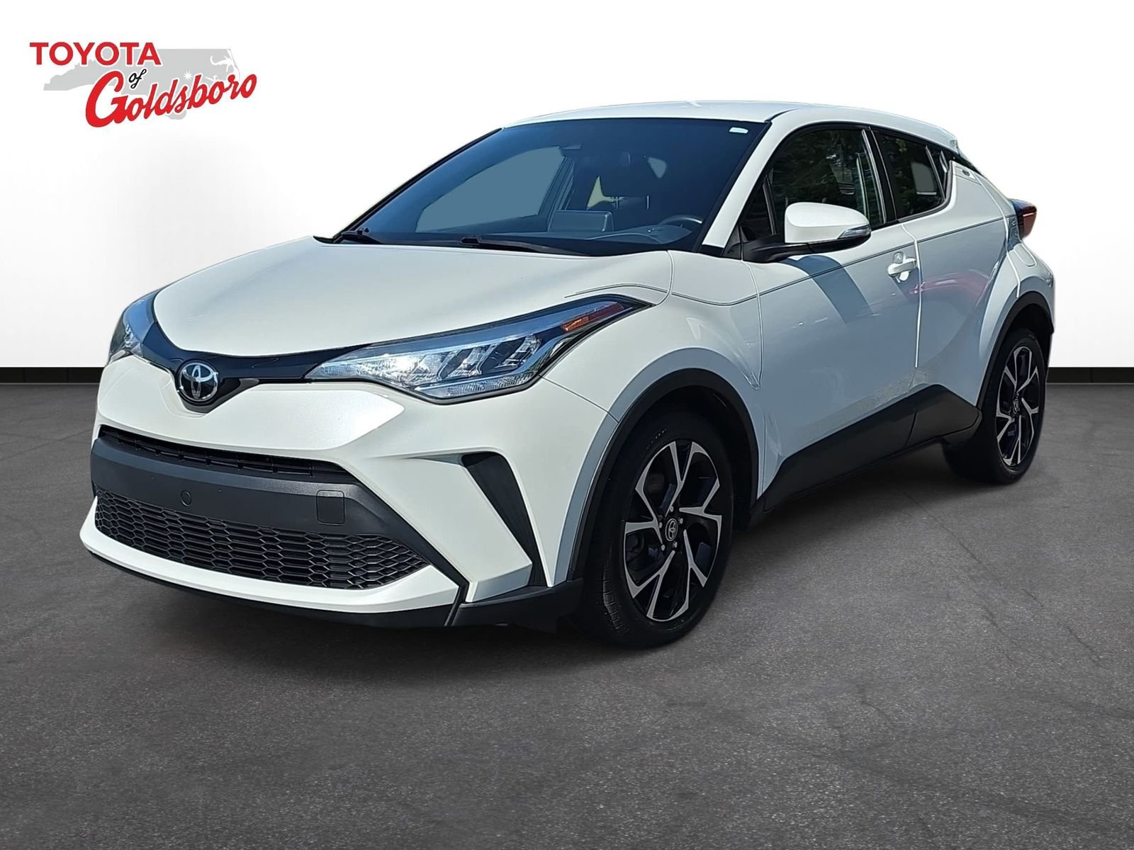 2021 Toyota C-HR XLE's photo